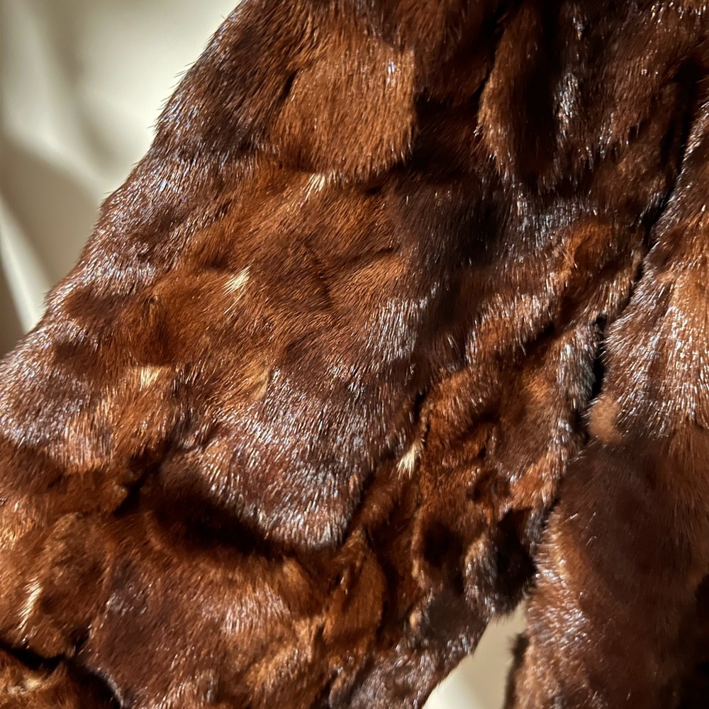 Beautiful Authentic Fur Coat - Picture 5 of 7